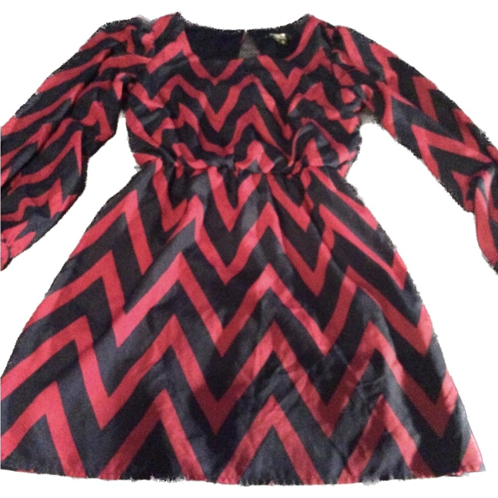 Chevron long sleeve dress women’s size Small